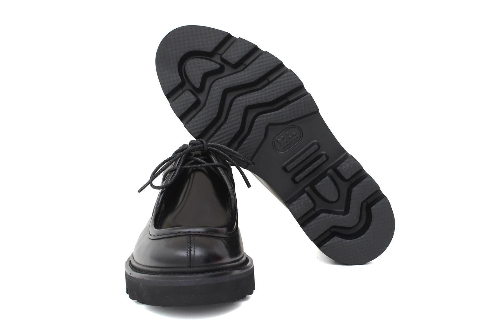 Stringata modello ingegnere in vitello spazzolato nero e fondo in gomma leggero 929CLFNE 1085 ROSSI