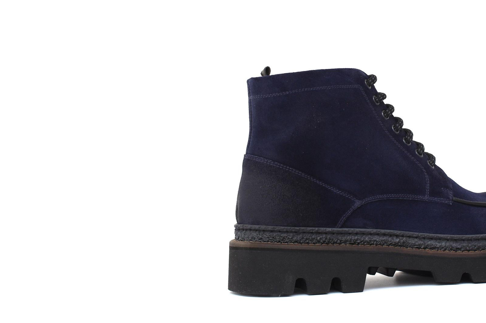 Stivaletto stringato in camoscio ingrassato navy e fondo in gomma leggera 119PRHSBLU 1063 ROSSI