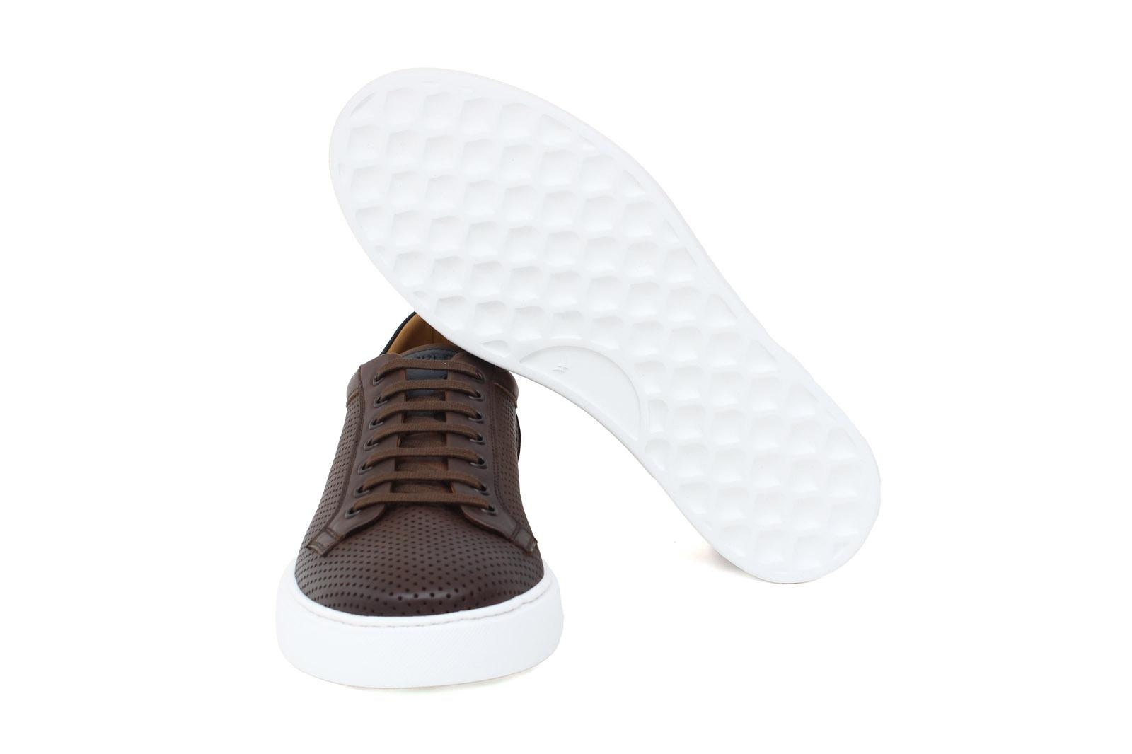 Sneaker in vitello naturale traforato nel colore marrone sfumato e fondo in gomma leggera 326DIXCAS 1104 ROSSI