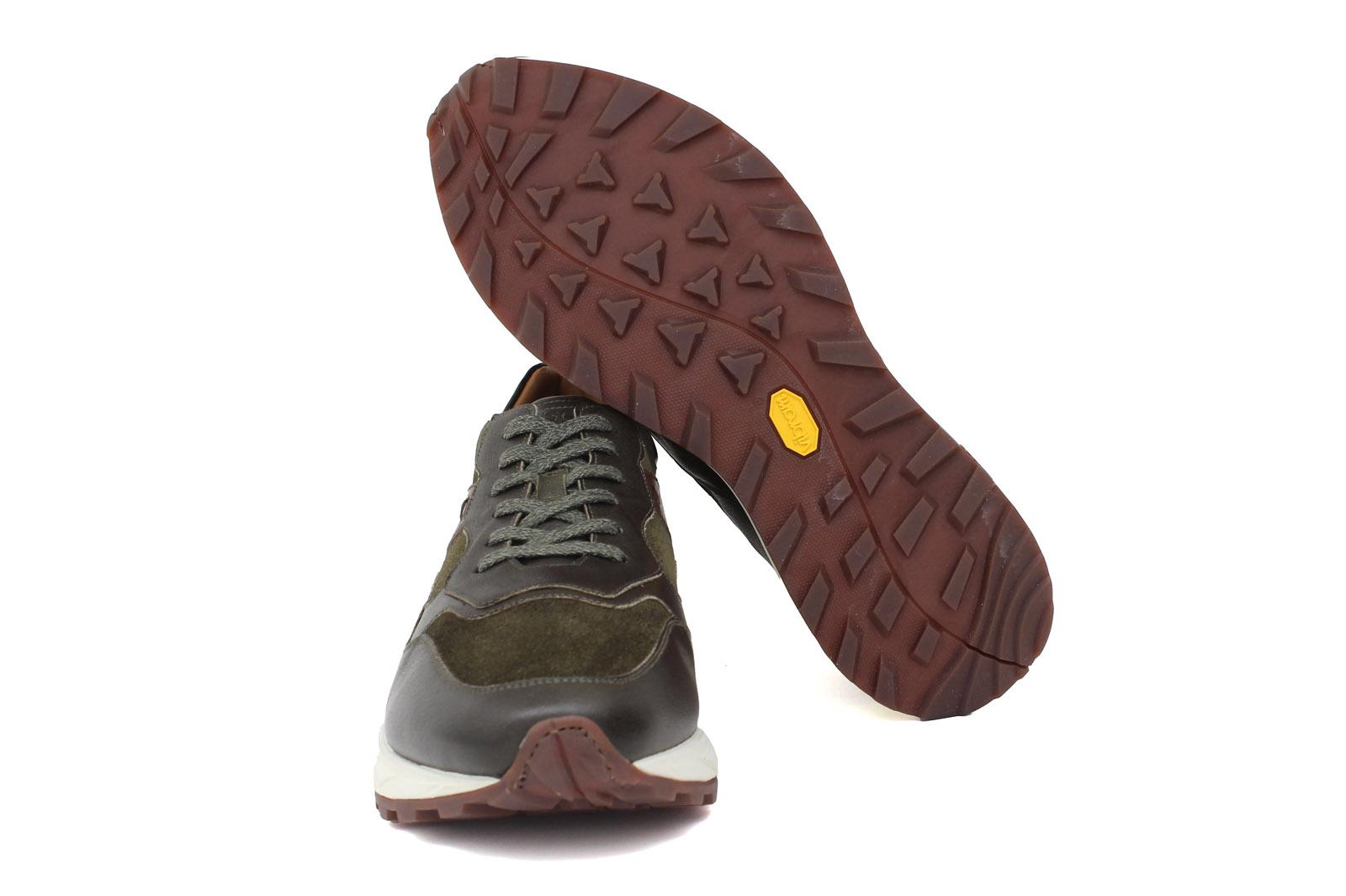 Sneakers in pelle verdone con dettagli marrone e riporto in camoscio verdeone con fondo vibram 800BMIL 285 ROSSI