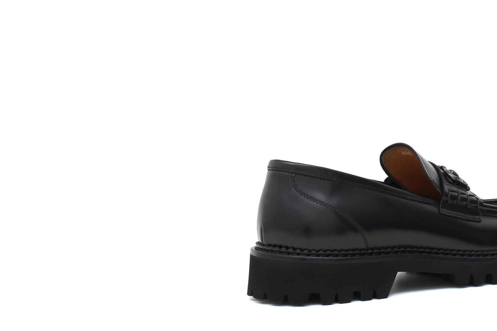 Mocassino College bordato in vitello spazzolato nero e fondo in gomma leggera 403MCNE 280 ROSSI