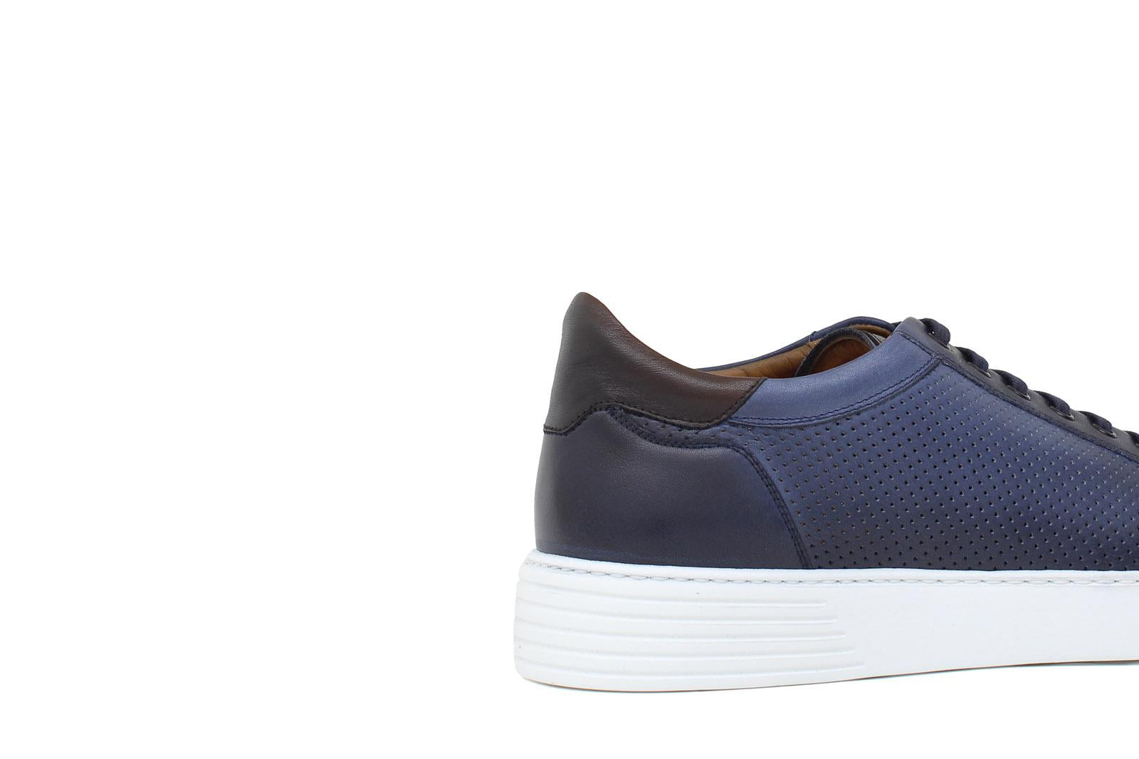 Sneaker in vitello naturale traforato nel colore navy sfumato e fondo in gomma leggera 326DIXJ 73 ROSSI