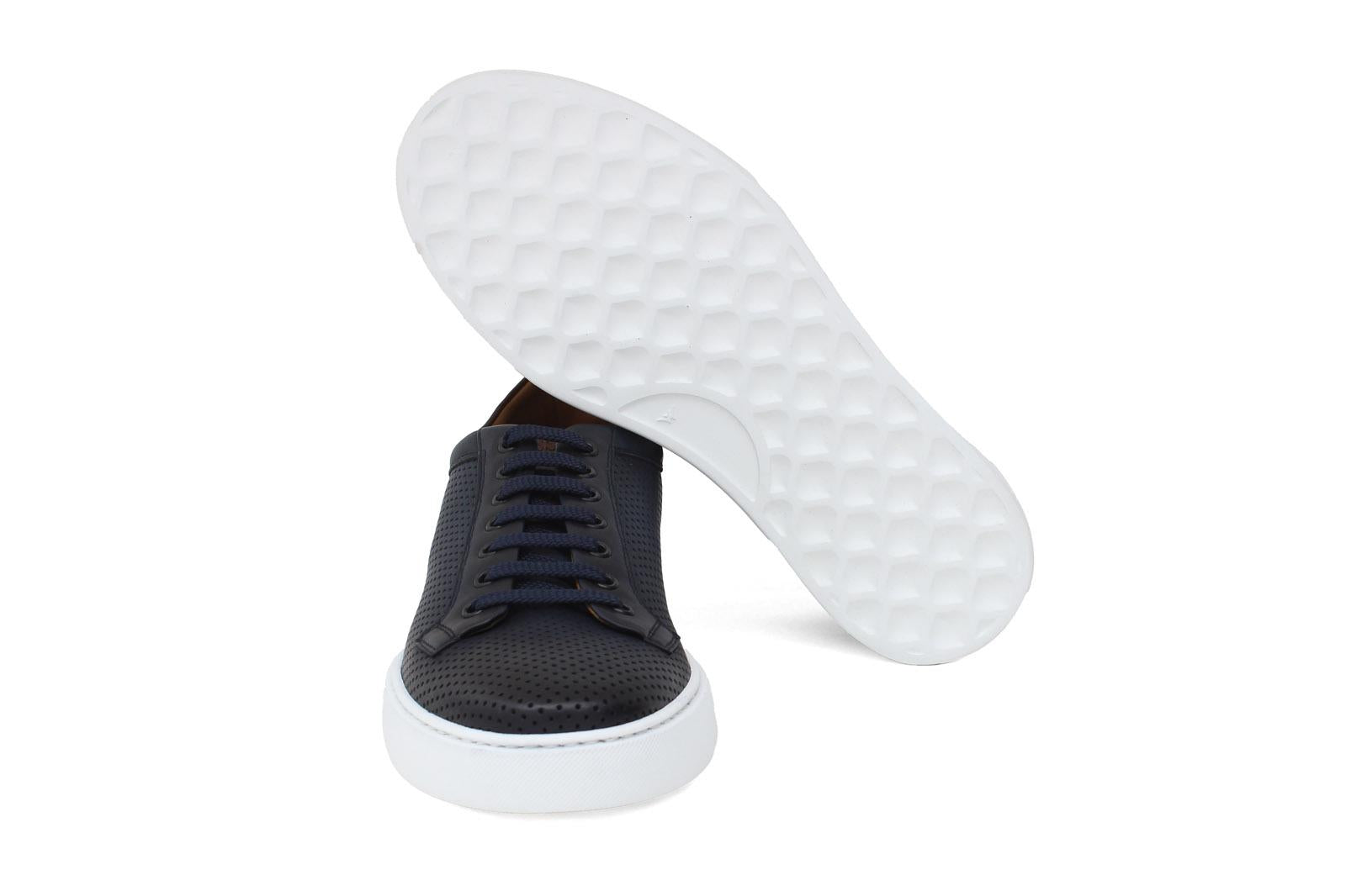 Sneaker in vitello naturale traforato nel colore blu sfumato e fondo in gomma leggera 326DIXBLU 187 ROSSI