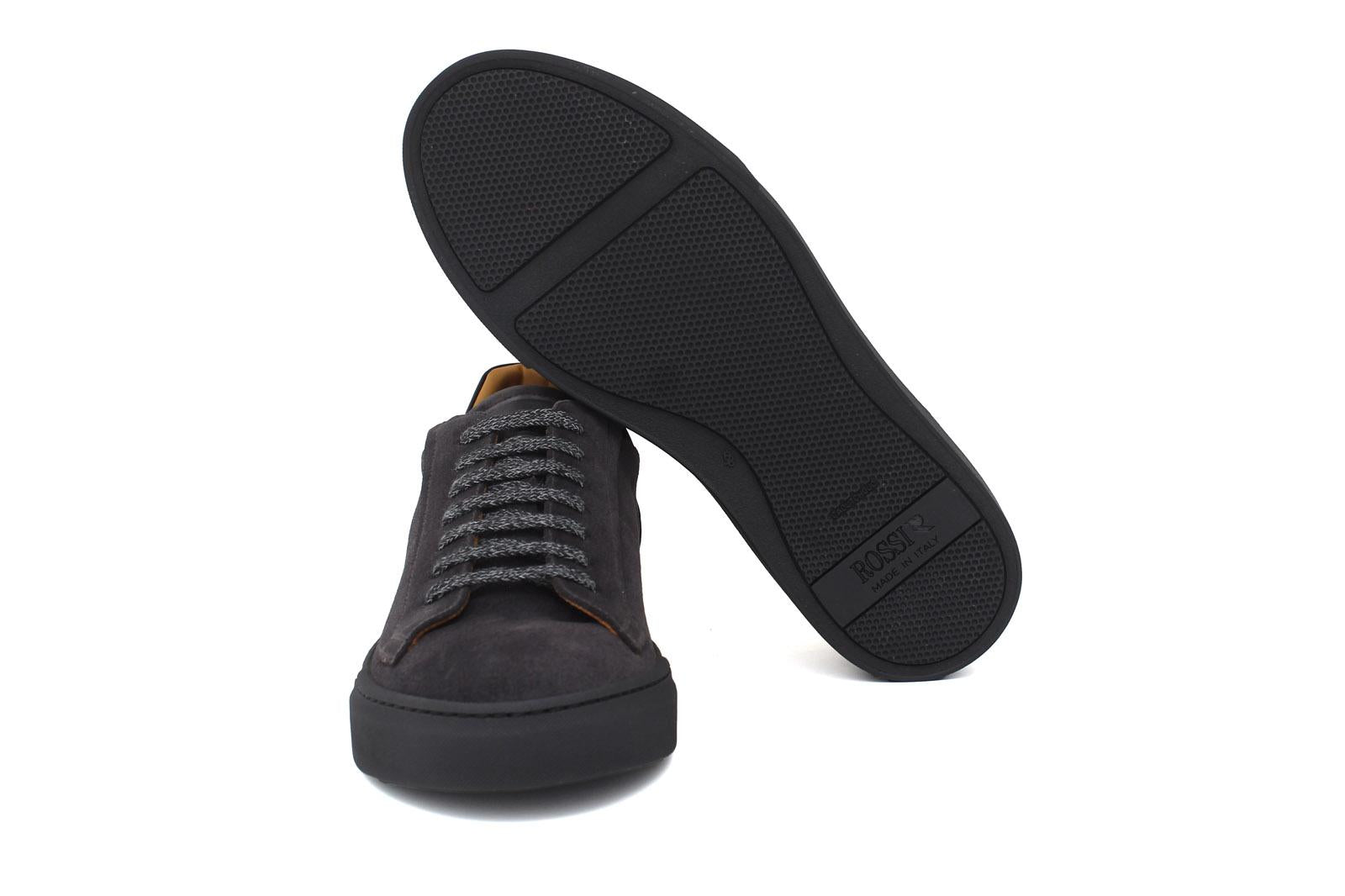 Sneakers in camoscio ingrassato colore carbone con fondo in gomma 872HSCAR 20 UN ROSSI
