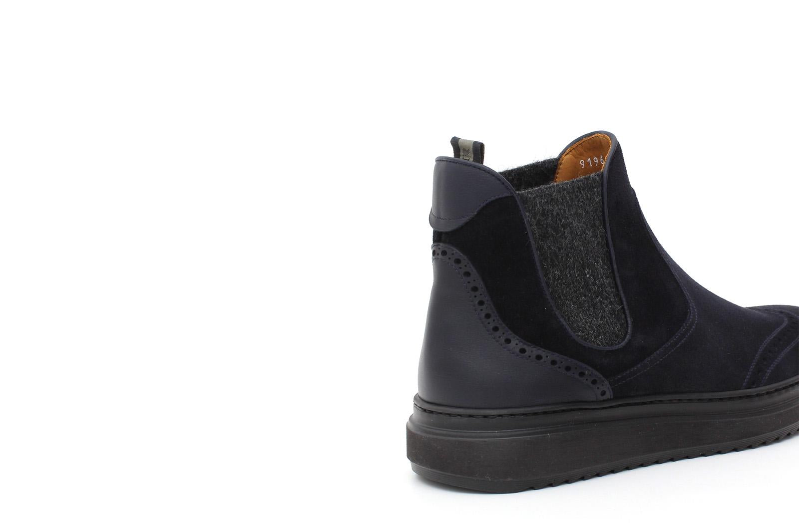 Stivaletto modello beatles in camoscio blu con fondo gomma leggero 9196PHSSBLU 77 ROSSI