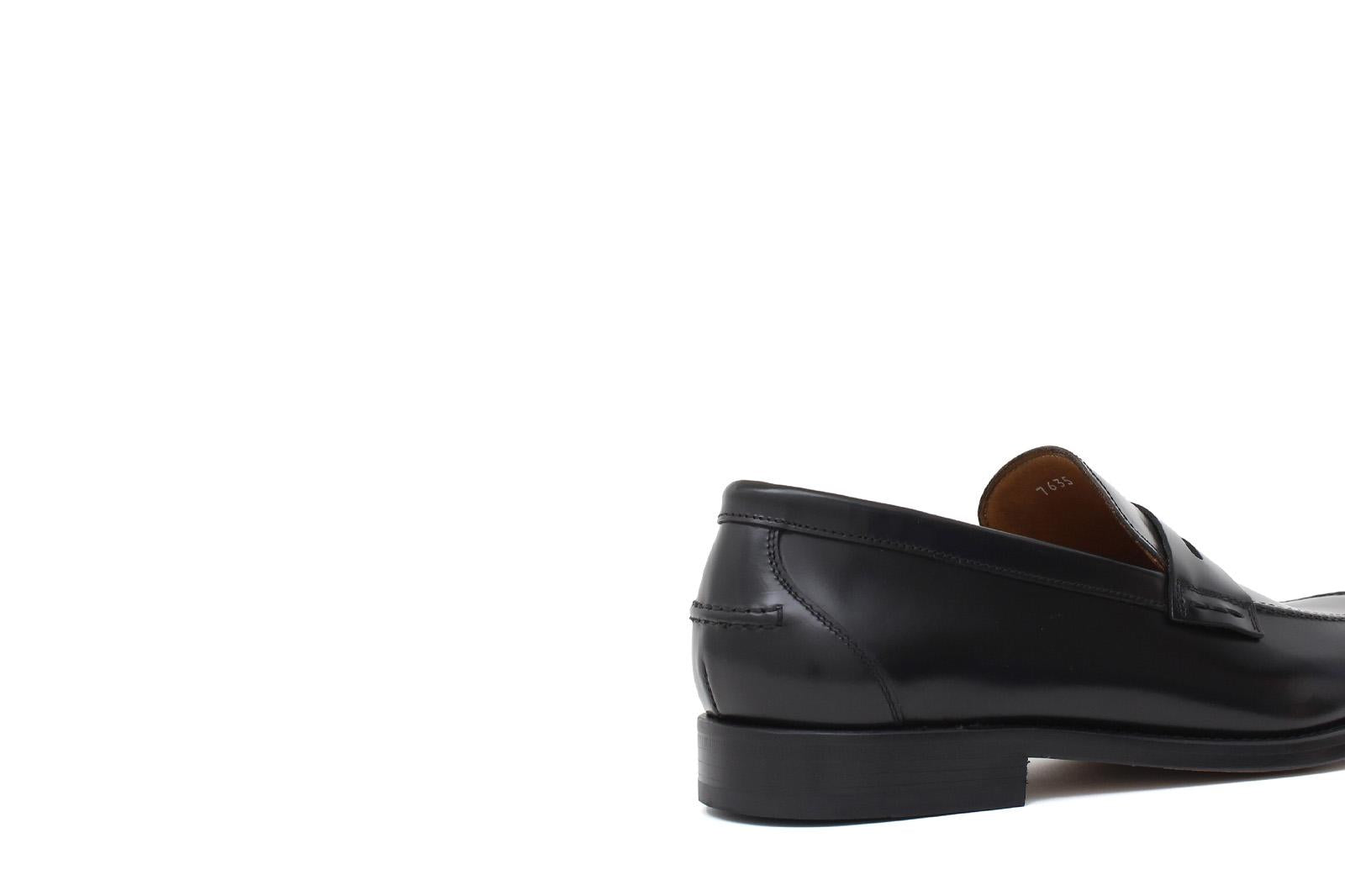 Mocassino sfoderato in vitello spazzolato nero con fondo in cuoio antiscivolo cucito blake 7635CNE 502 ROSSI