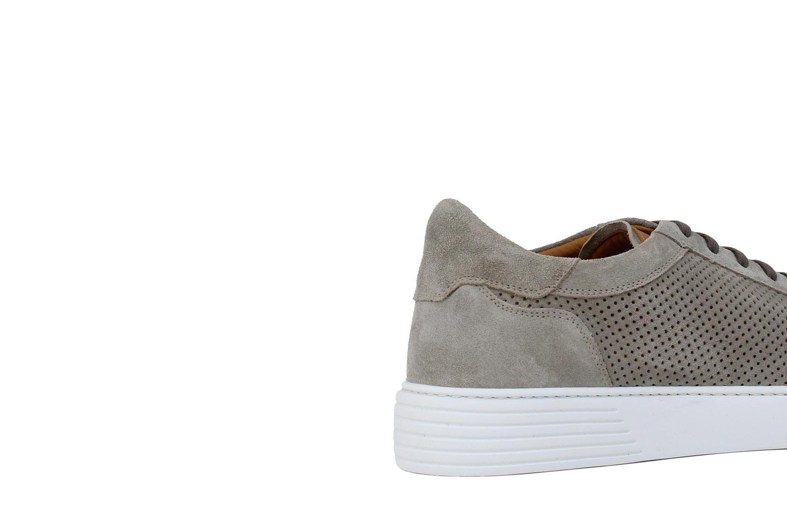 Sneaker in camoscio traforato color roccia e fondo in gomma leggera 326FROCC 170 ROSSI