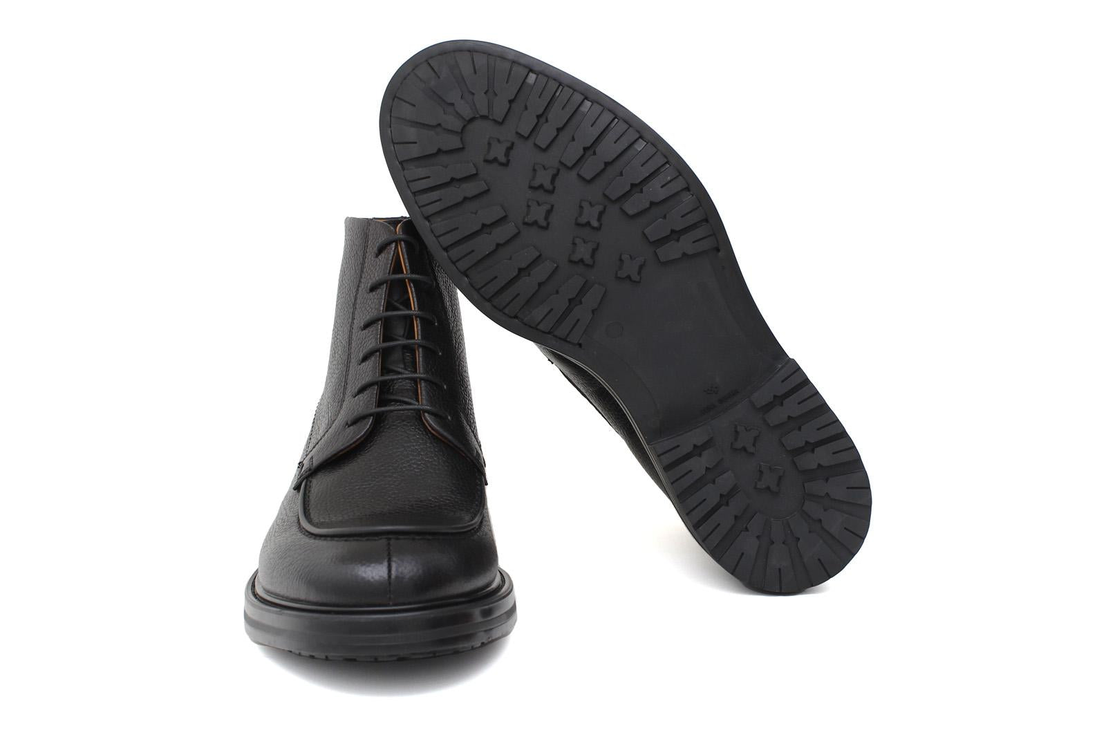 Stivaletto stringato in vitello chicchino nero con fondo gomma 9290PCVNE 621 ROSSI