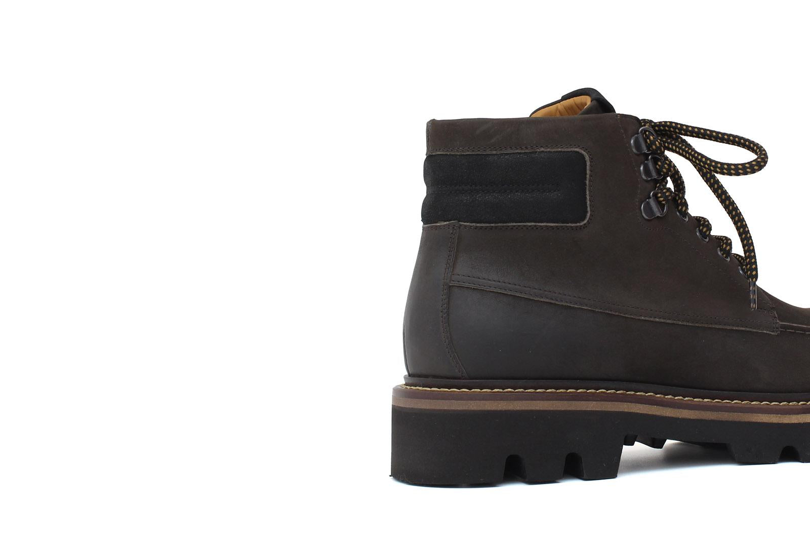 Stivaletto stringato in nabuk invecchiato testa di moro con fondo in gomma leggera 852PRTM 1086 ROSSI