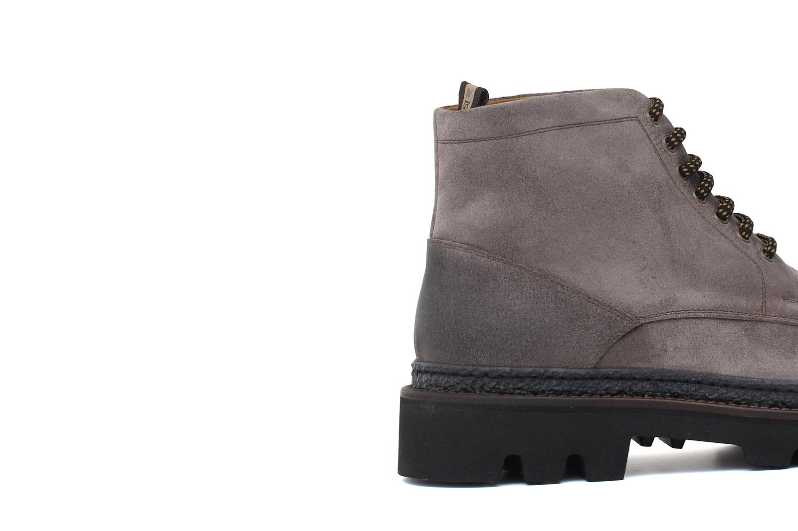 Stivaletto stringato in camoscio ingrassato tortora e fondo in gomma leggera 119PRHSBIS 400 ROSSI
