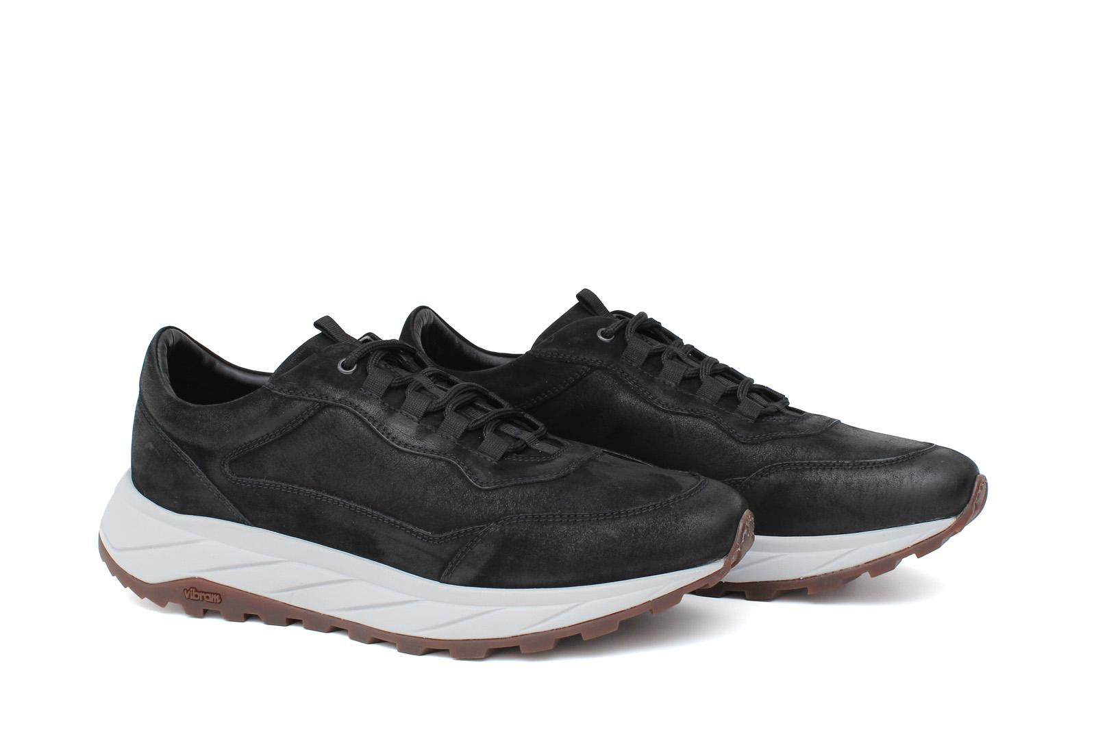 Sneakers in vitello nabuk nero con fondo in gomma leggero vibram 1261BRNE 47 ROSSI 