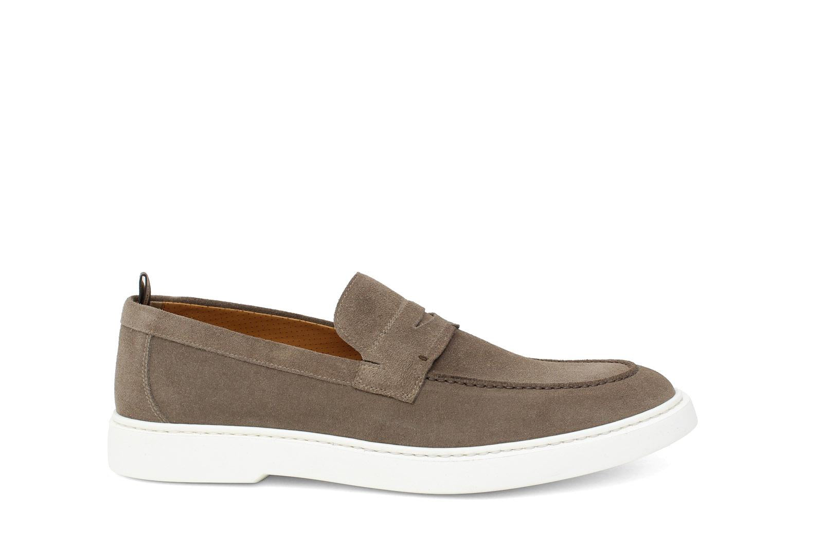 Mocassino in camoscio colore sabbia con fondo in gomma leggera<BR/> 1470FCOC 293 ROSSI 