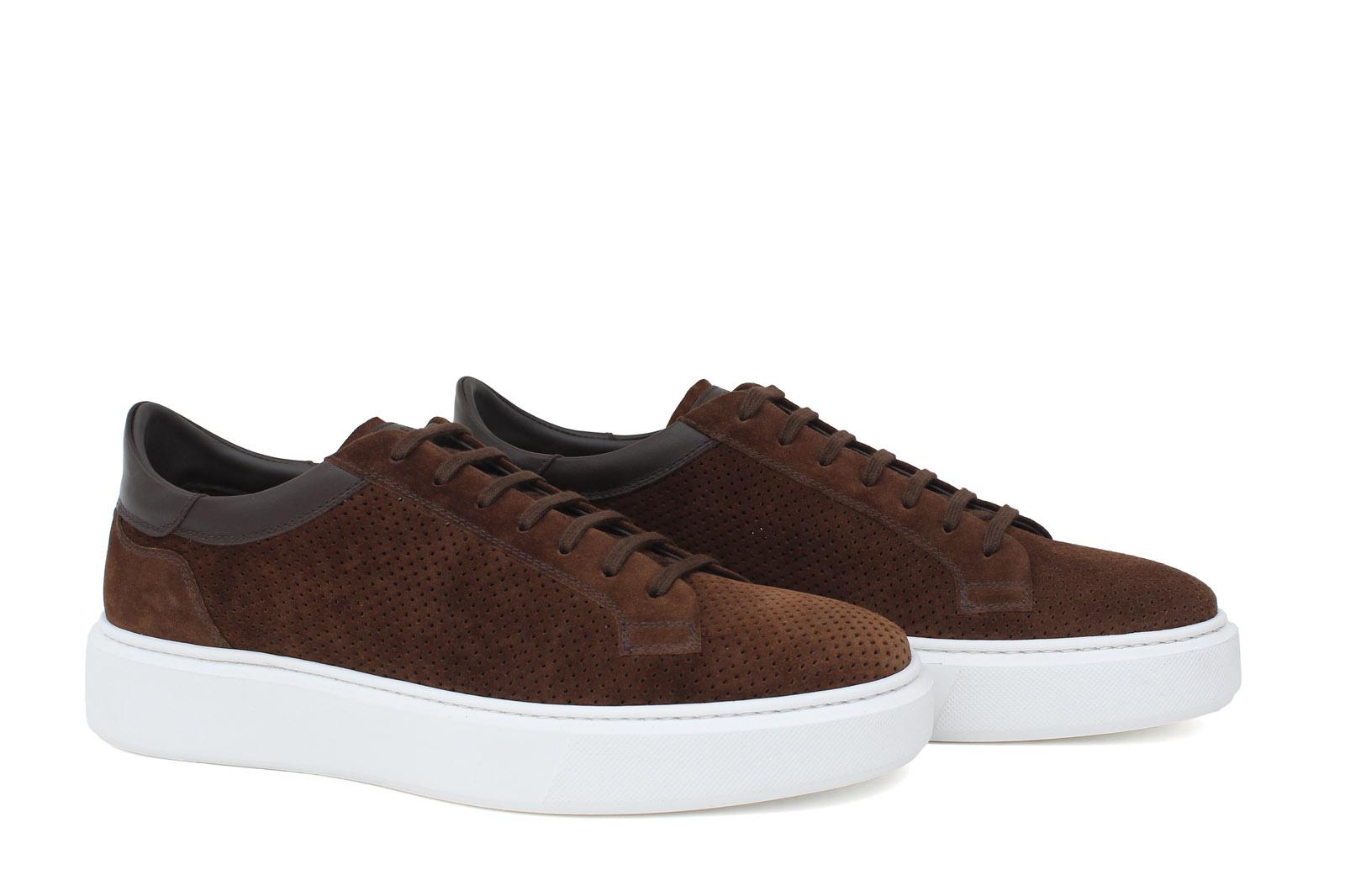 Sneaker in camoscio traforato color ciocolat e fondo in gomma leggera 326COCFLO 1096 ROSSI 