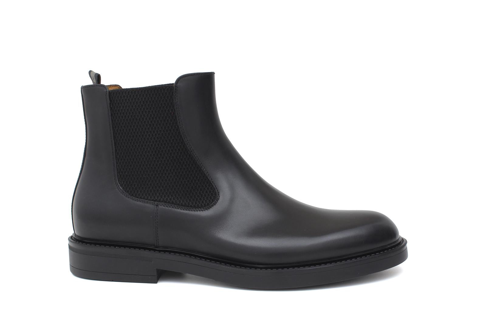 Stivaletto beatles in vitello a fiore  nero e fondo in gomma 154PRBNE 372 ROSSI 