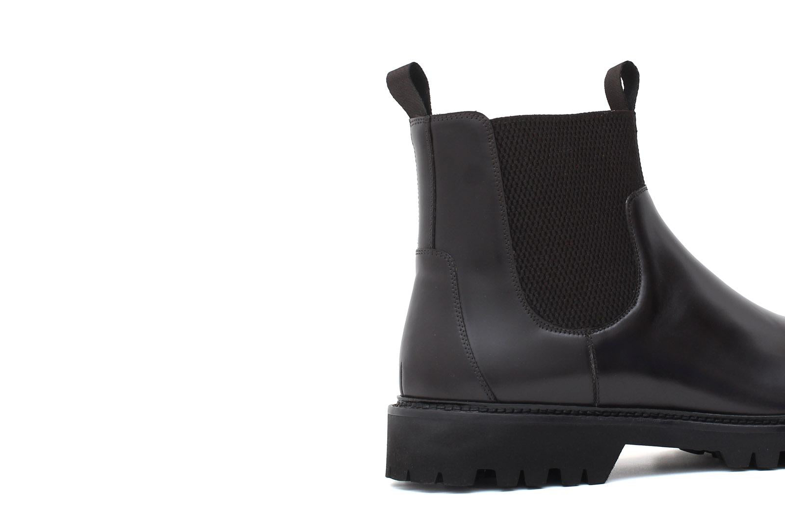 Stivaletto modello beatles in vitello spazzolato semilucido testa di moro con fondo in gomma leggera 457PCALTM 194 ROSSI 