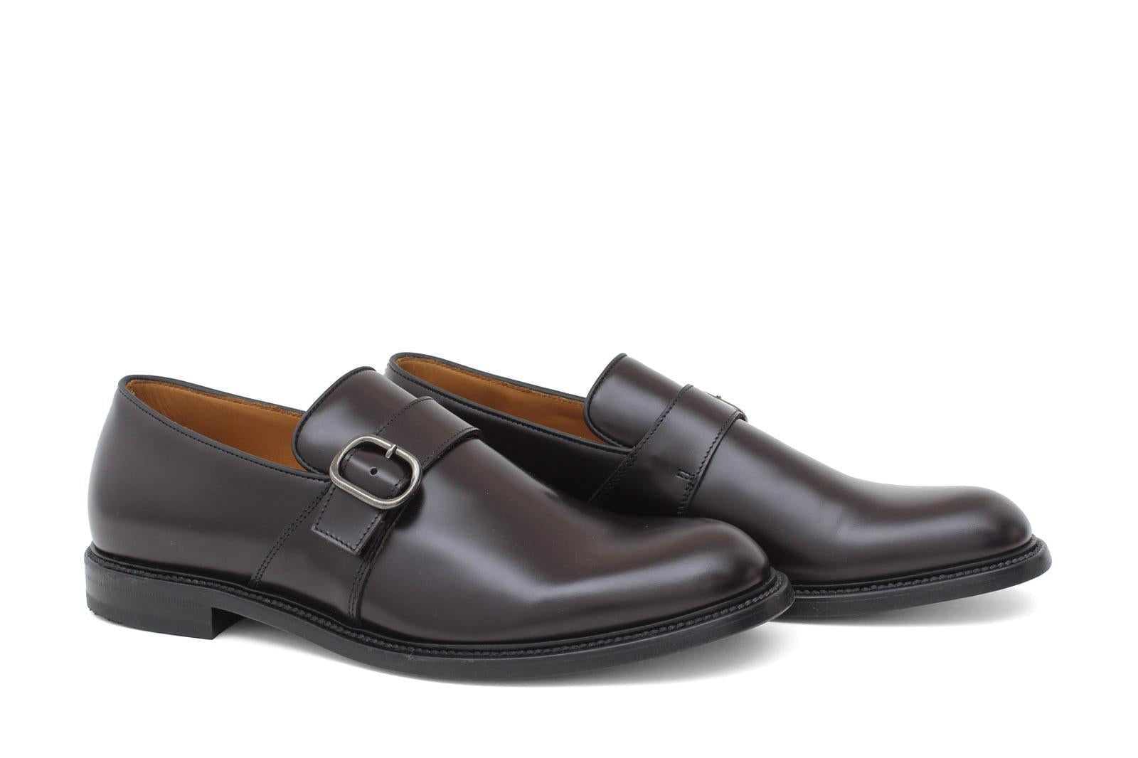 Mocassino con fibbia in vitello spazzolato bordò con fondo in cuoio antiscivolo cucito 8700CBOR 243  UN ROSSI 