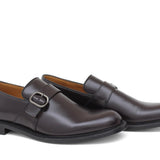Mocassino con fibbia in vitello spazzolato bordò con fondo in cuoio antiscivolo cucito 8700CBOR 243  UN ROSSI 