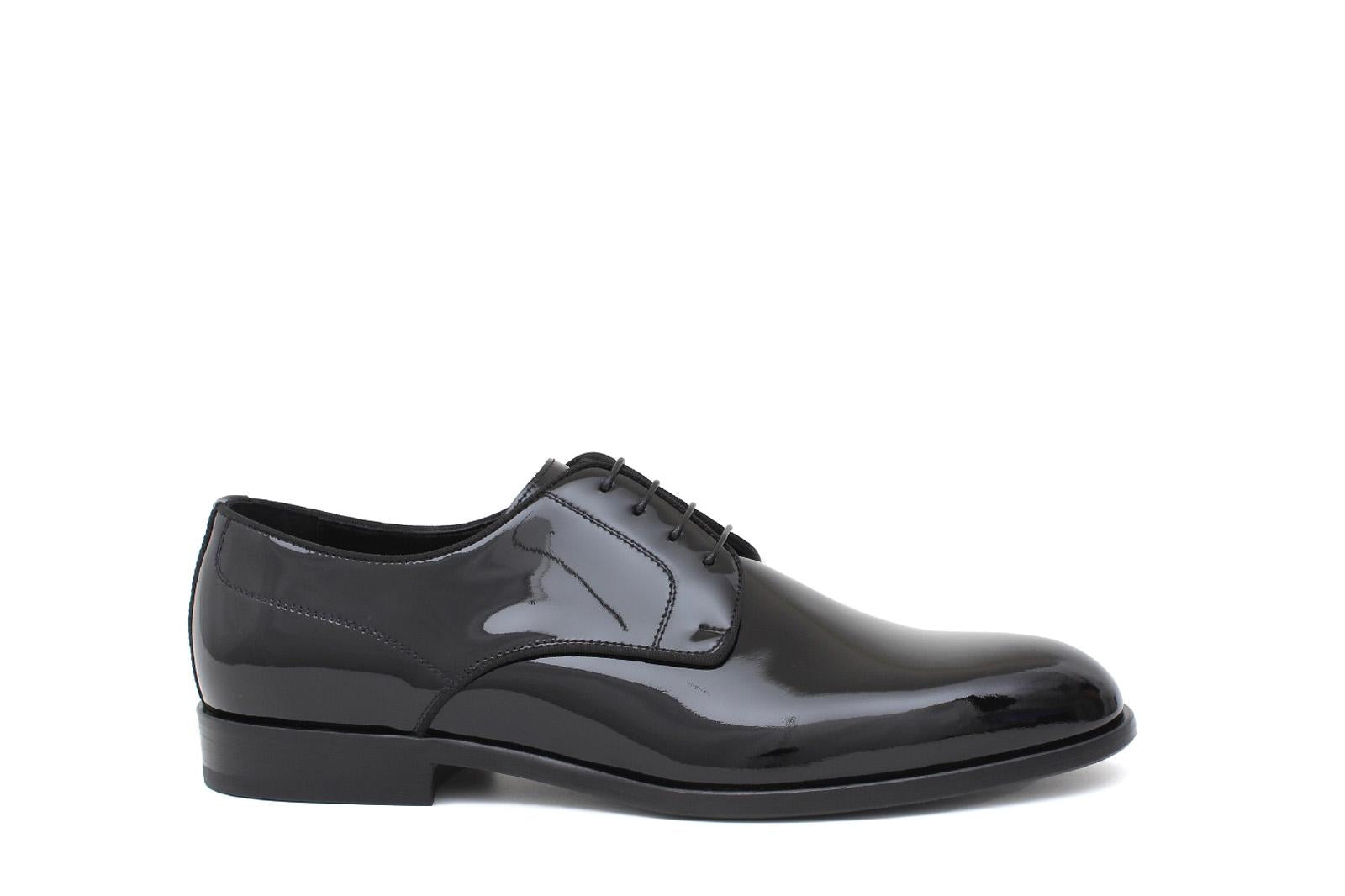 Derby in vernice nero  con fondo in cuoio 608CVENER 371  UN ROSSI 