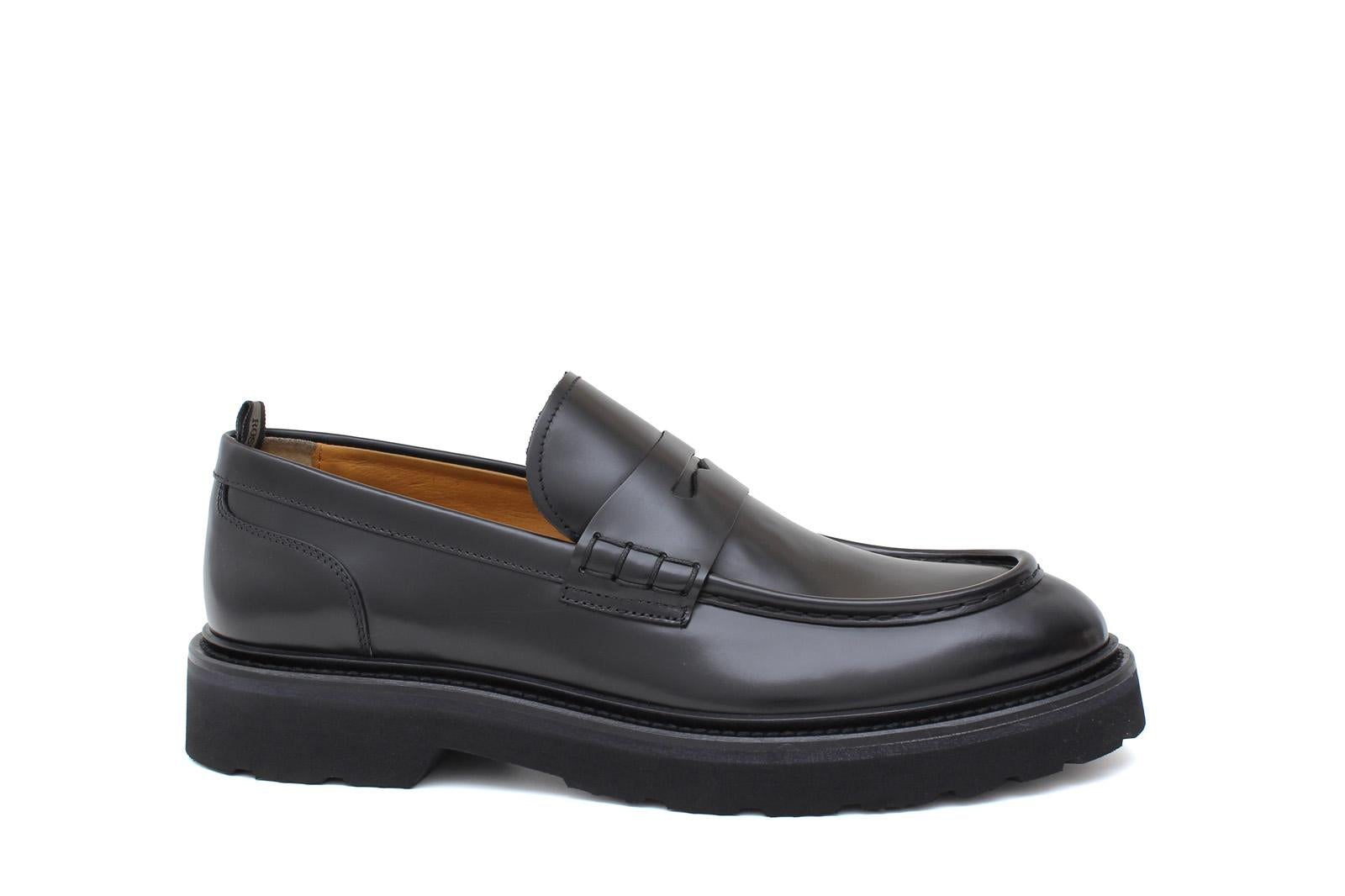 Mocassino stile ingegnere in vitello spazzolato semilucido nero e fondo gomma leggera 1223CLN 390 ROSSI 