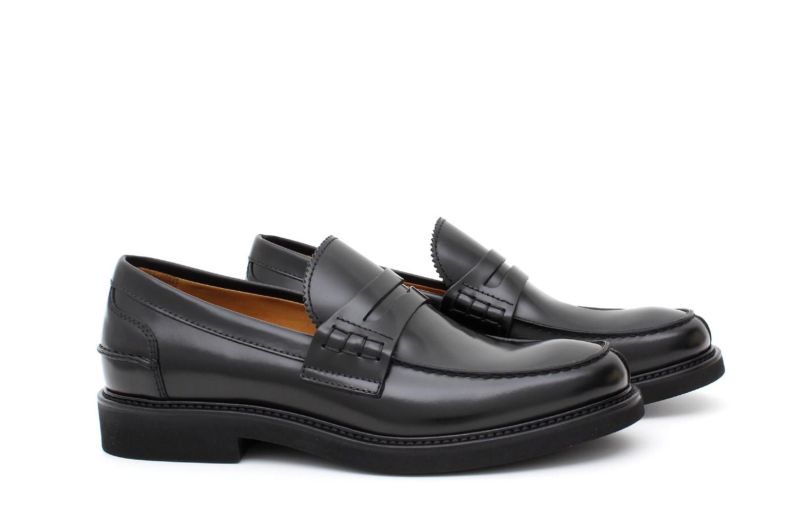 Mocassino College stile inglese in vitello spazzolato nero e fondo in gomma leggera 5316CALNE 143 ROSSI 