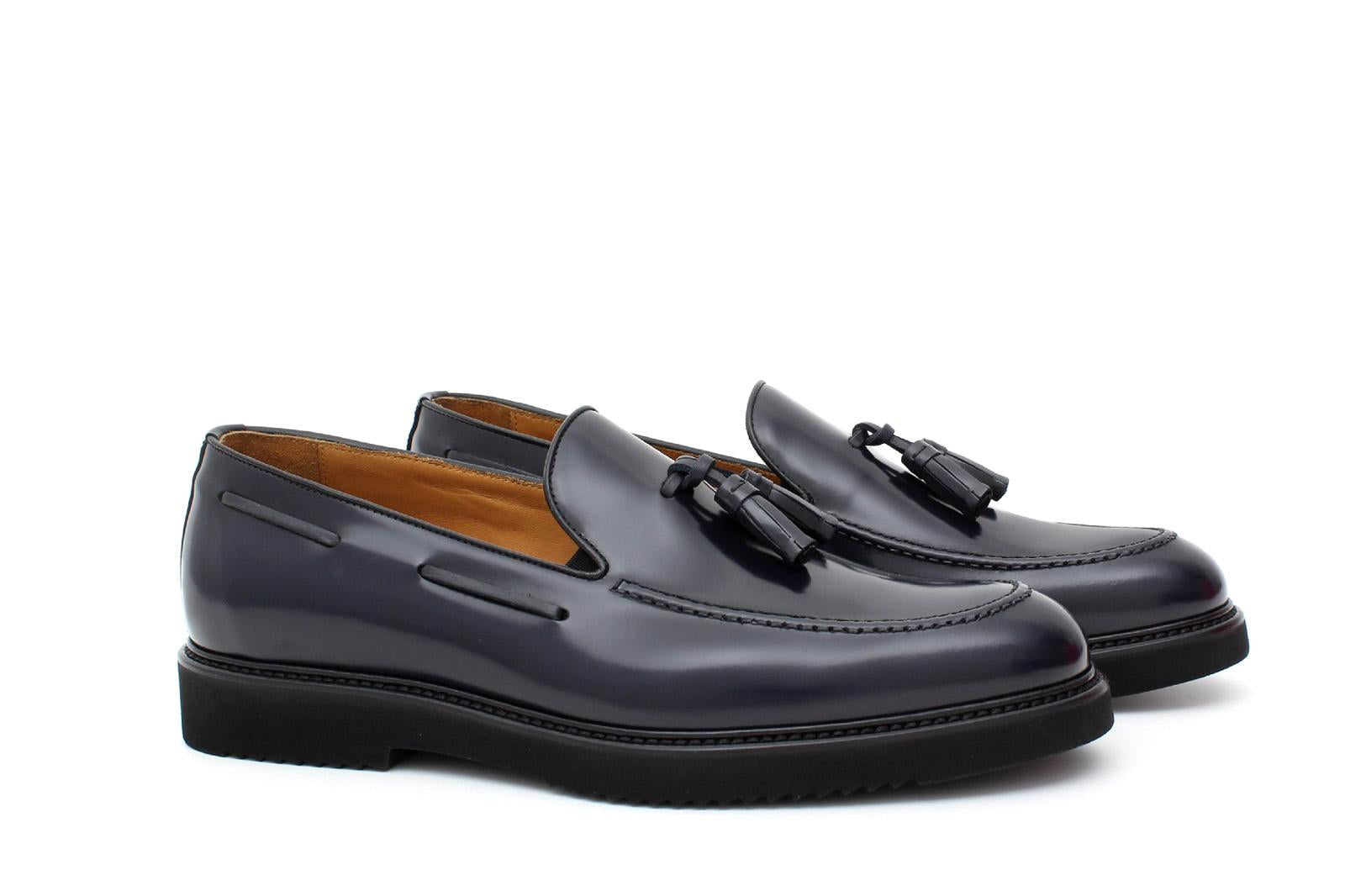 Mocassino con mappine in vitello spazzolato blu e fondo in gomma leggera 5853CALBLU 266 ROSSI 