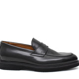 Mocassino in vitello spazzolato nero e fondo in gomma leggera 5852CALNE 377 ROSSI 