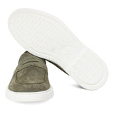 Mocassino slip on in camoscio lavato color verde con fondo in gomma extralight 1470TAVER 74  UN ROSSI 