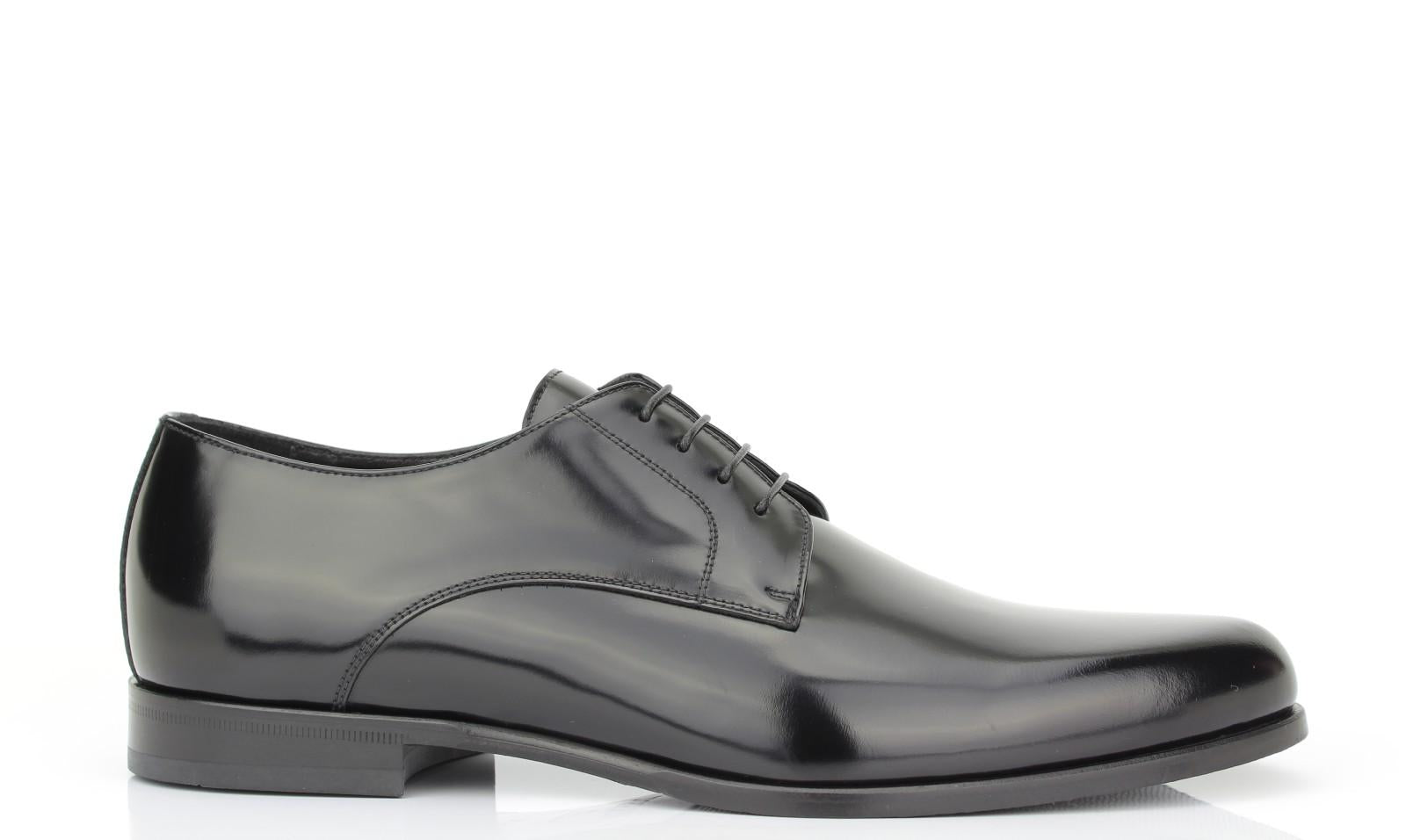 Derby in vitello spazzolato nero con fondo in cuoio 4717TINER 91  UN ROSSI 