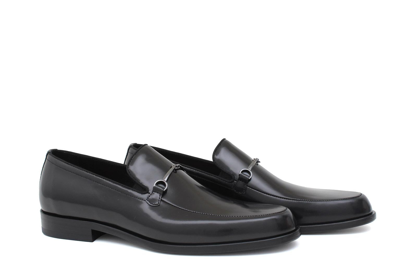 Mocassino con accessorio in vitello spazzolato nero con fondo in cuoio 621TNER 396 ROSSI 