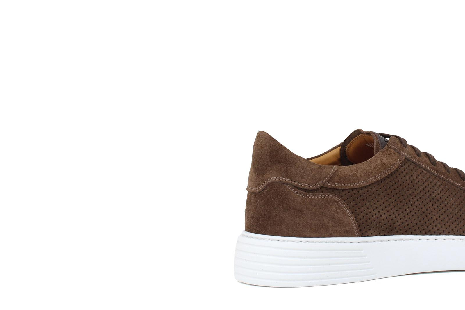Sneaker in camoscio traforato color marrone e fondo in gomma leggera 326FMUST 59 ROSSI 