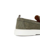 Mocassino slip on in camoscio lavato color verde con fondo in gomma extralight 1470TAVER 74  UN ROSSI 