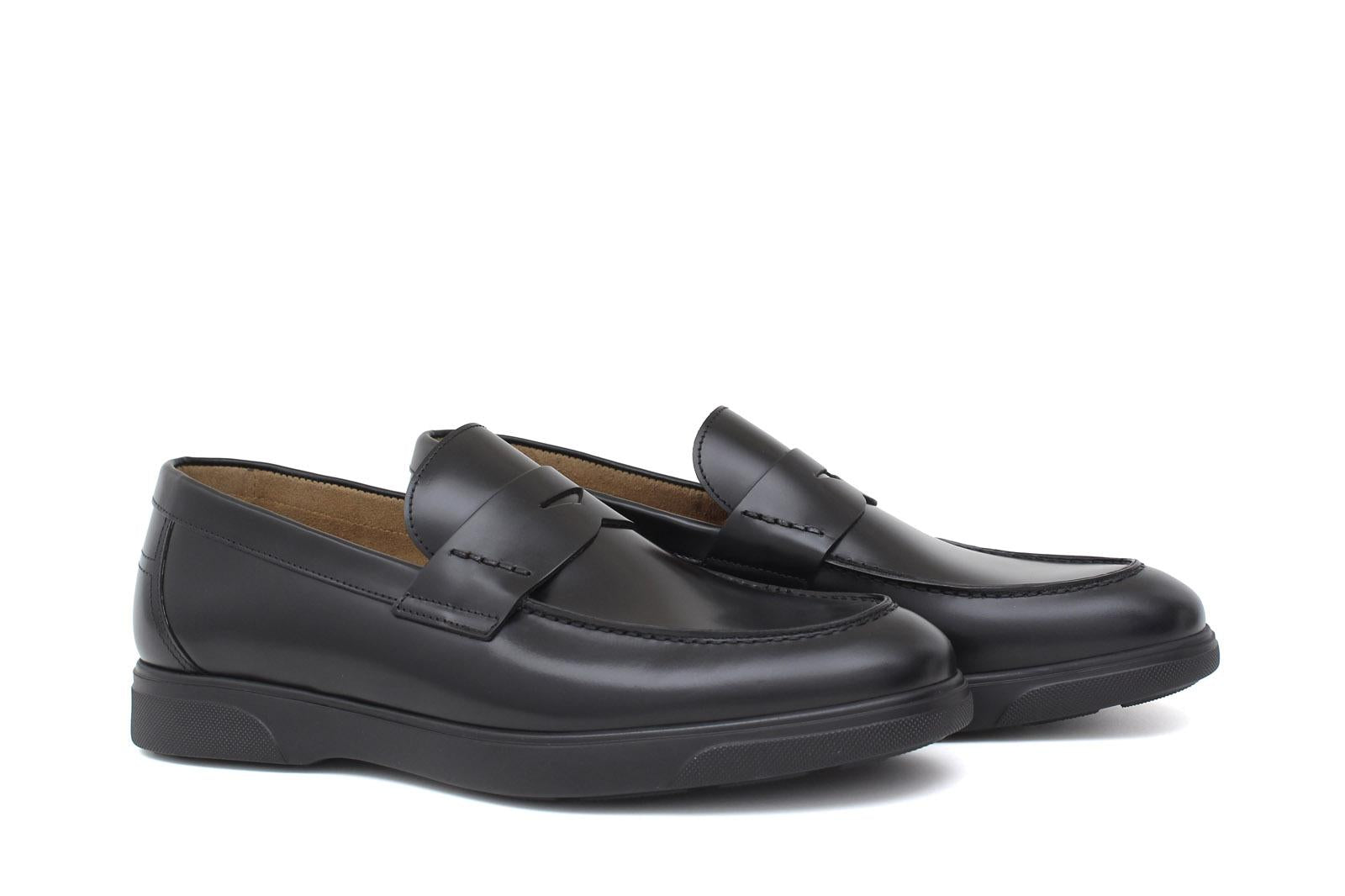 Mocassino in vitello sfoderato spazzolato nero con fondo gomma leggera 1076CNER 1095 ROSSI 