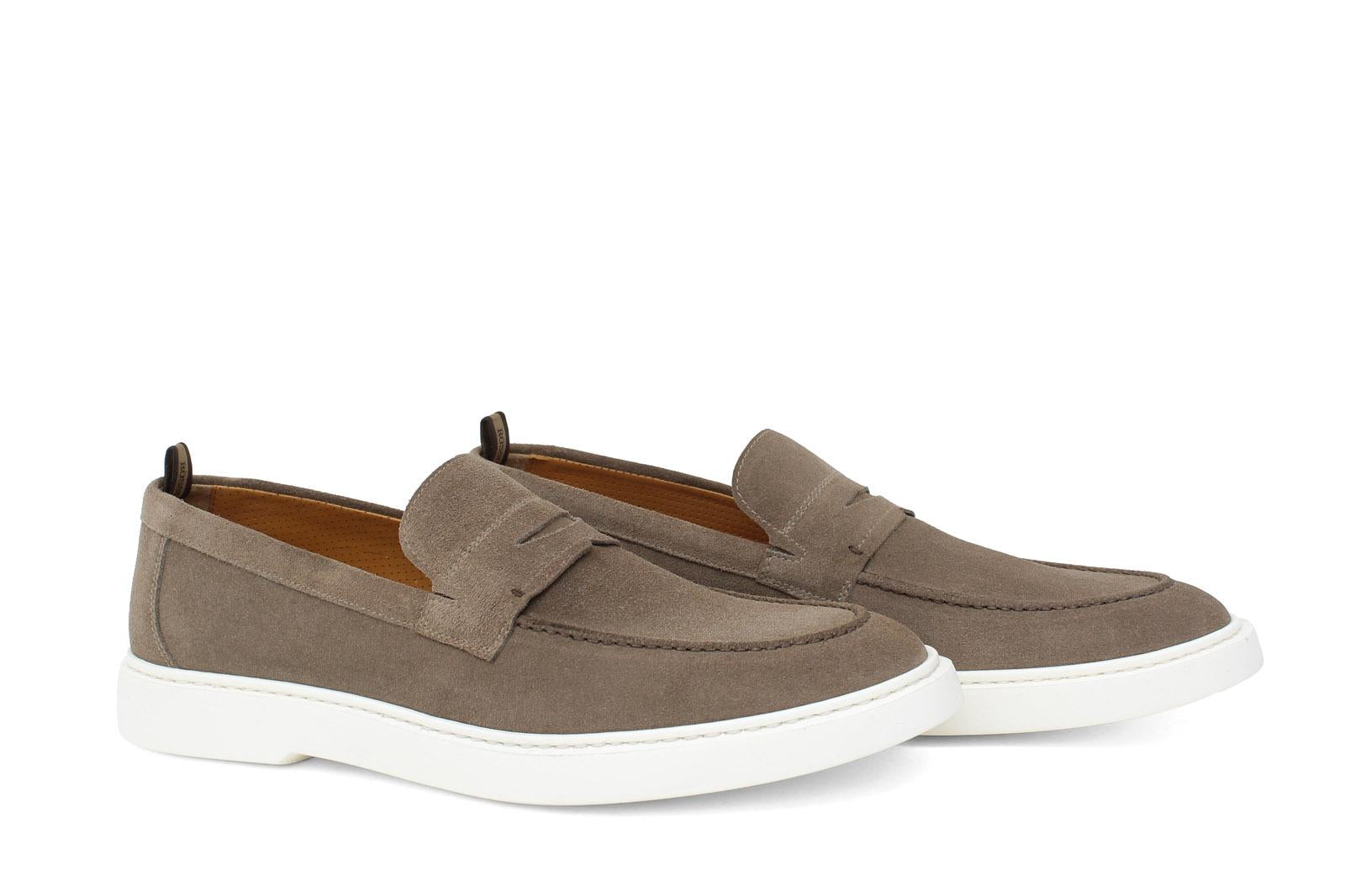Mocassino in camoscio colore sabbia con fondo in gomma leggera<BR/> 1470FCOC 293 ROSSI 