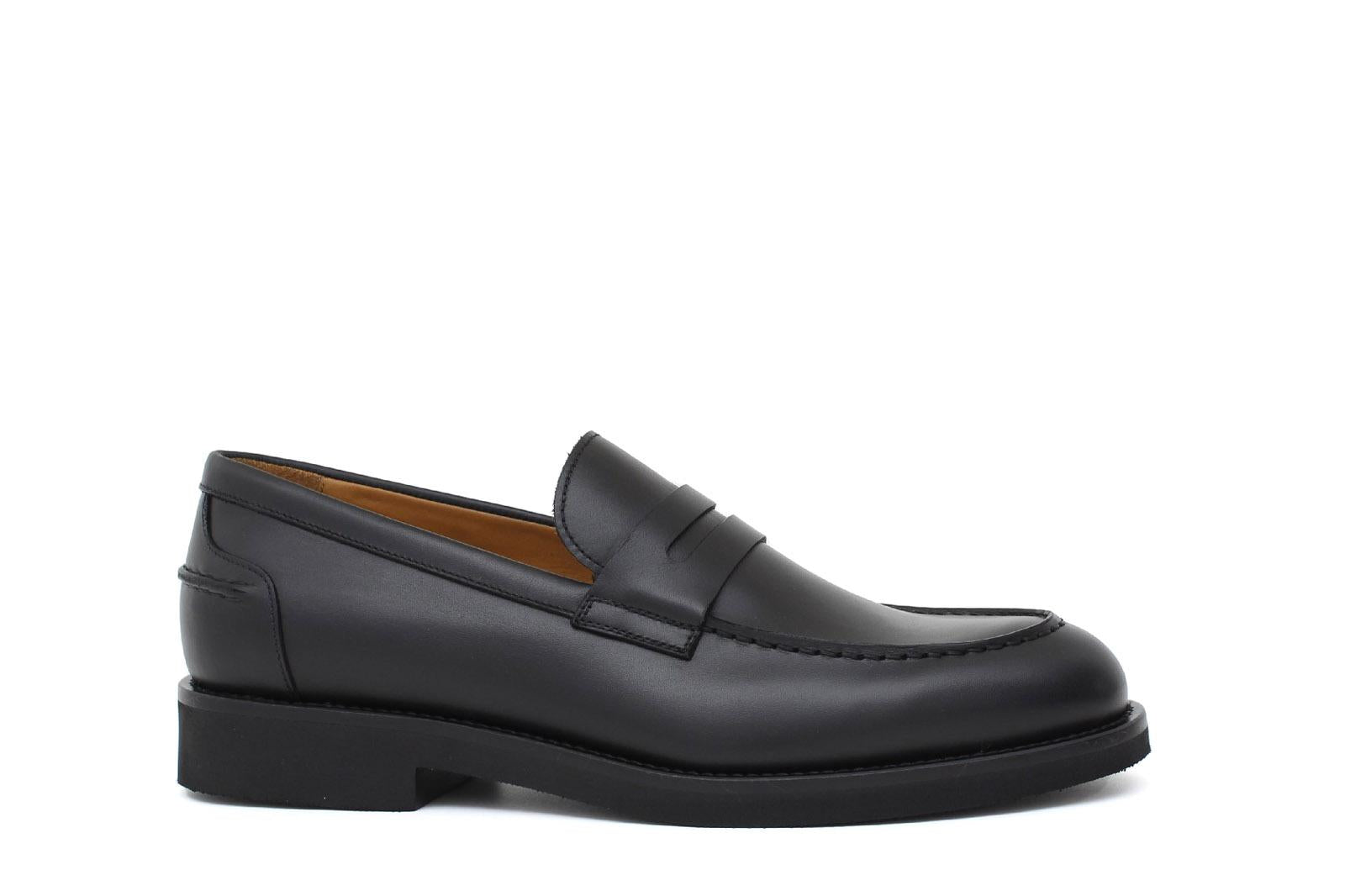 Mocassino in vitello a pieno fiore color nero con fondo in gomma leggera 6853GSNE 970 ROSSI 