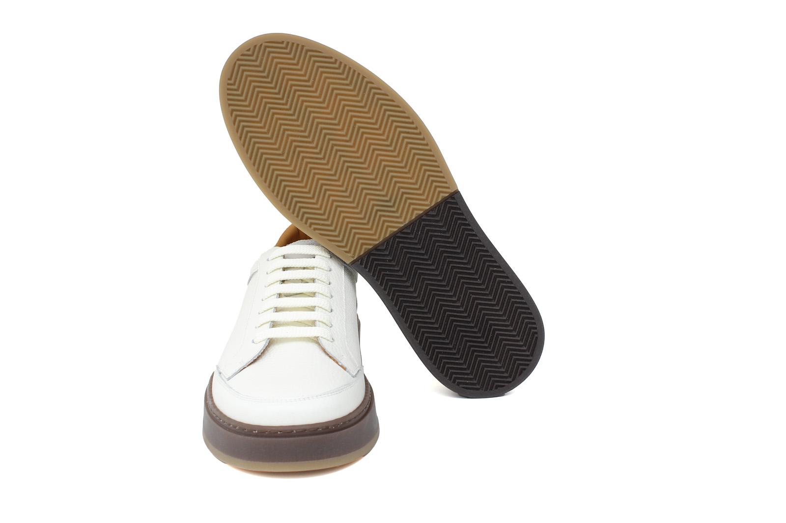 Sneaker in vitello bottalato crema  con fondo in gomma tricolore 643LGVBCRE 94 ROSSI 