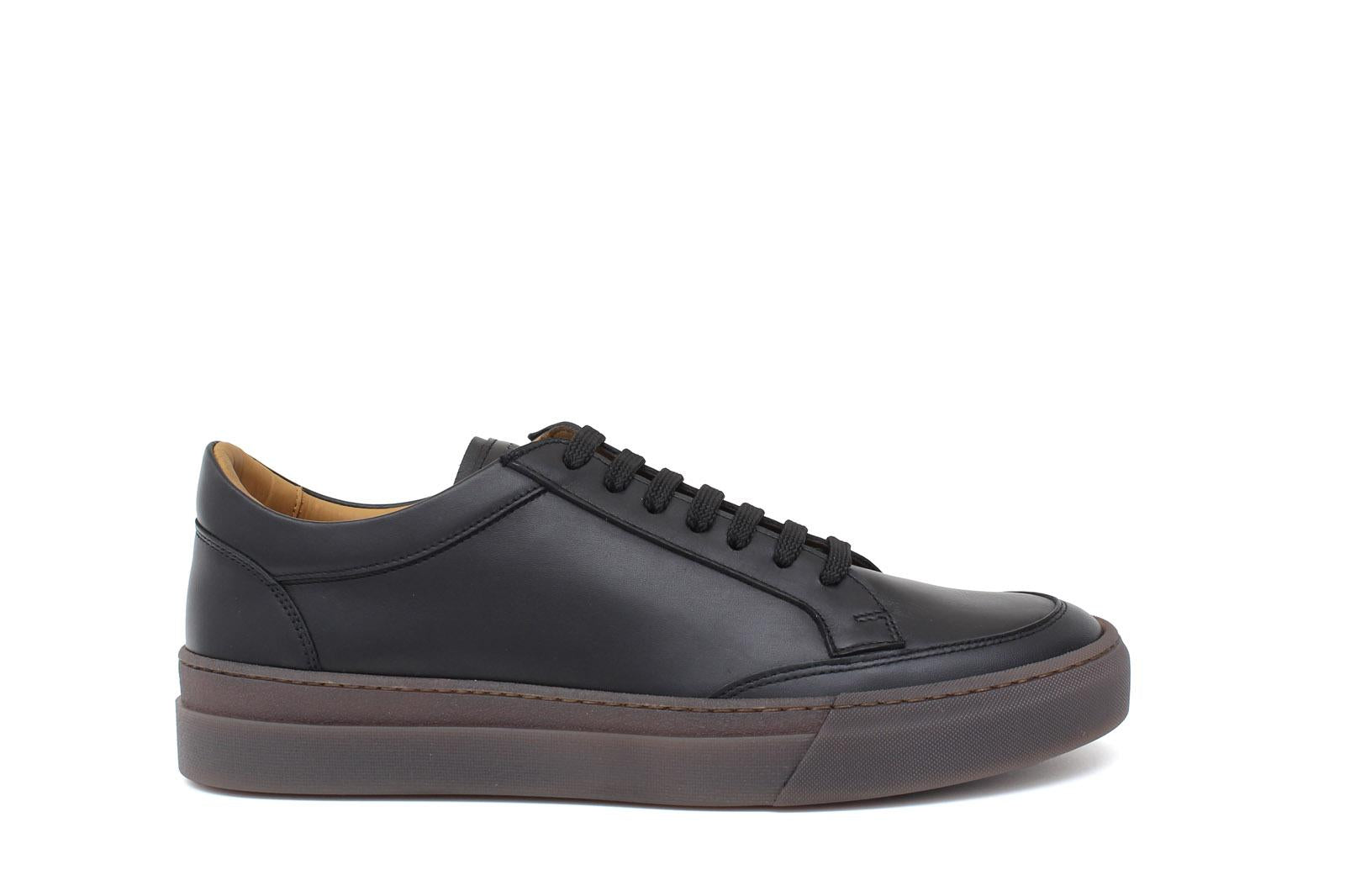 Sneakers in vitello morbido nero con fondo in gomma 643LPNE 1061 ROSSI 
