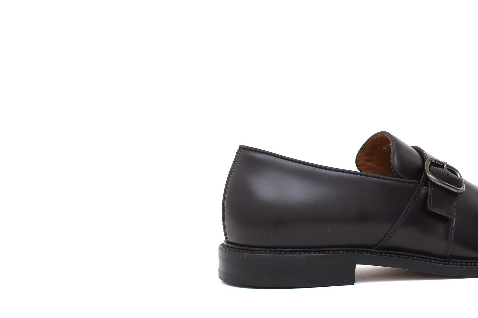 Mocassino con fibbia in vitello spazzolato bordò con fondo in cuoio antiscivolo cucito 8700CBOR 243  UN ROSSI 