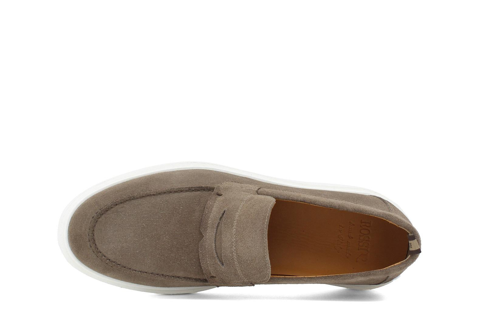 Mocassino in camoscio colore sabbia con fondo in gomma leggera<BR/> 1470FCOC 293 ROSSI 