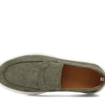 Mocassino slip on in camoscio lavato color verde con fondo in gomma extralight 1470TAVER 74  UN ROSSI 