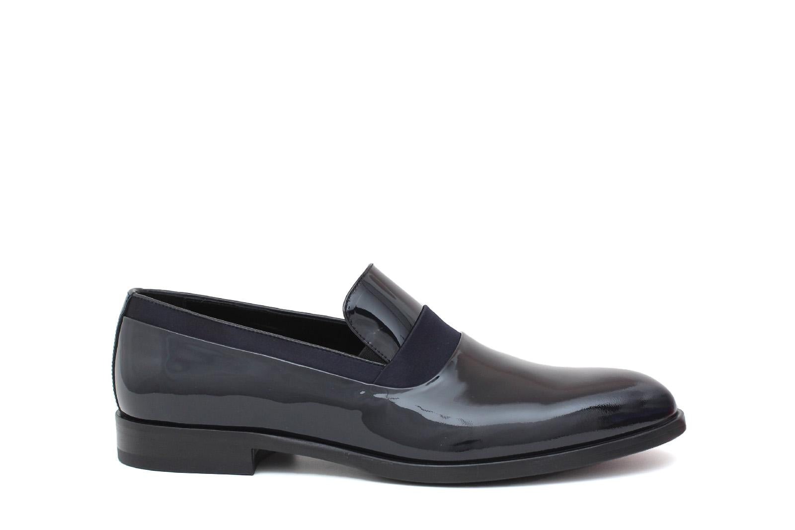 Mocassino in vernice blu con riporti in raso con fondo cuoio antiscivolo 246CGVB 124  UN ROSSI 