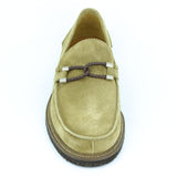 Mocassino in camoscio color paglia con fondo in gomma porosa leggera 8705SALC 57  UN ROSSI 