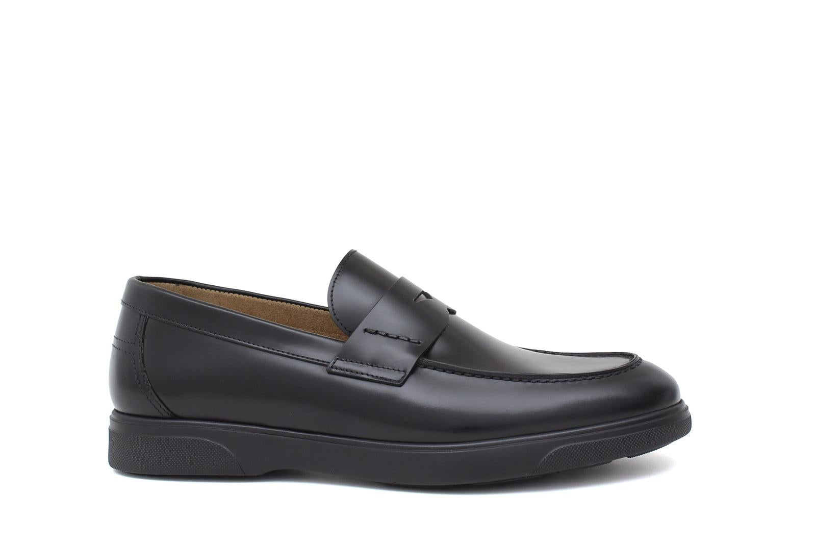 Mocassino in vitello sfoderato spazzolato nero con fondo gomma leggera 1076CNER 1095 ROSSI 