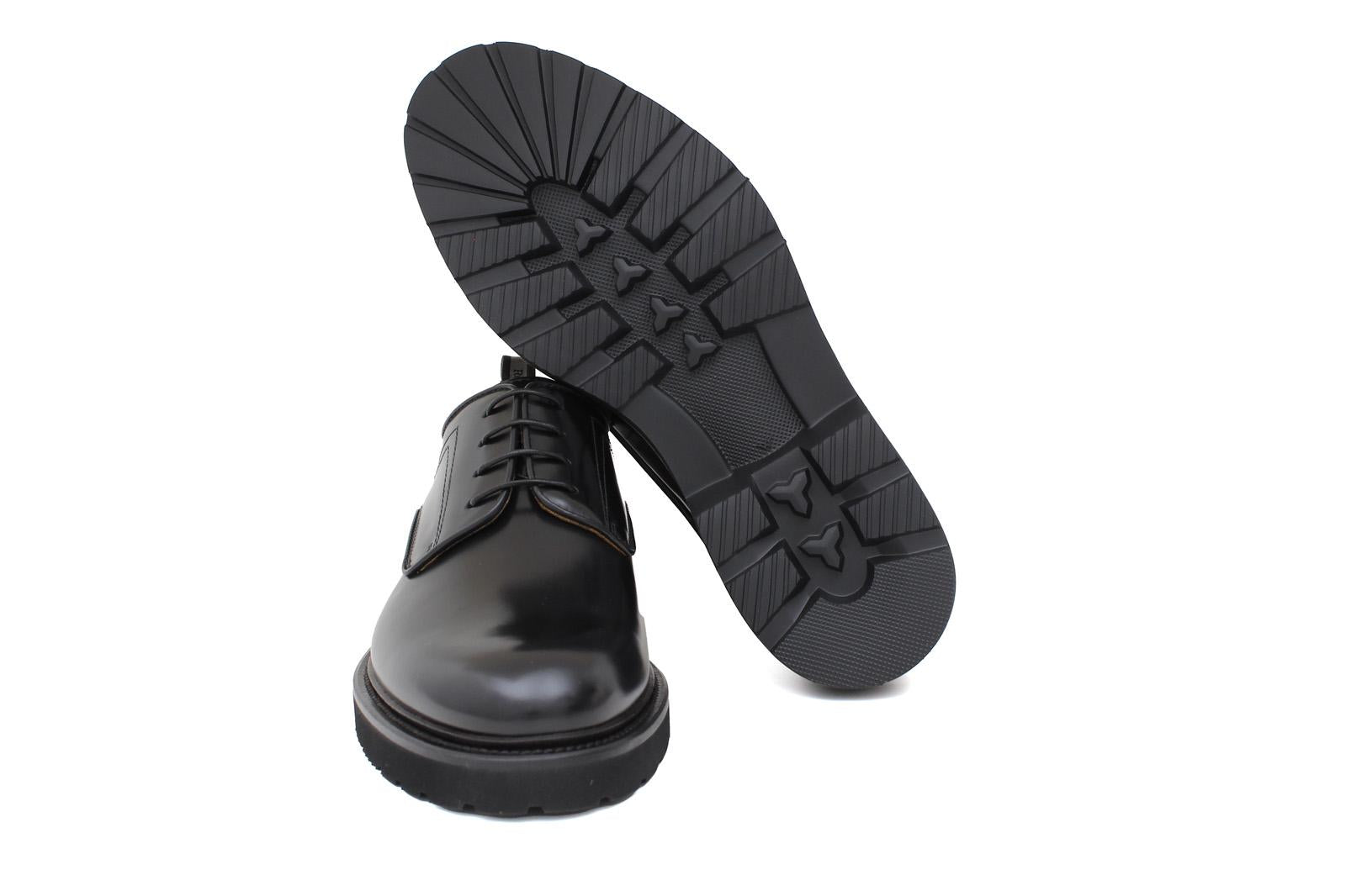 Derby in vitello spazzolato nero con fondo in gomma leggera 1279CALNE 297 ROSSI 