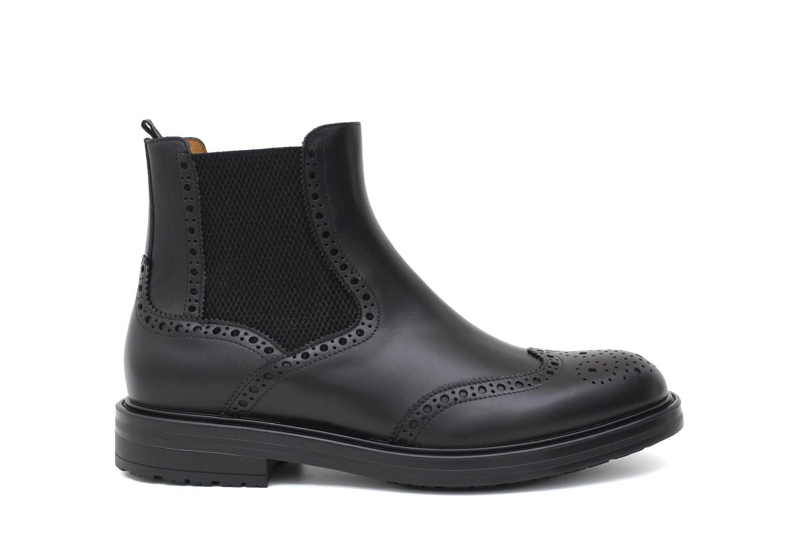 Stivaletto con elastico stile inglese in vitello a fiore nero  e fondo in gomma 166PGBN 994 ROSSI 