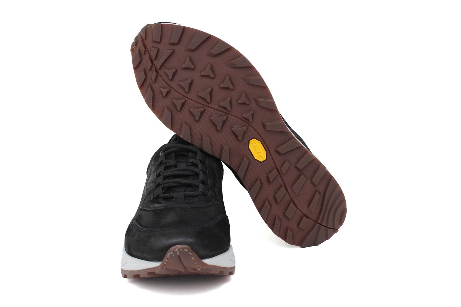 Sneakers in vitello nabuk nero con fondo in gomma leggero vibram 1261BRNE 47 ROSSI 