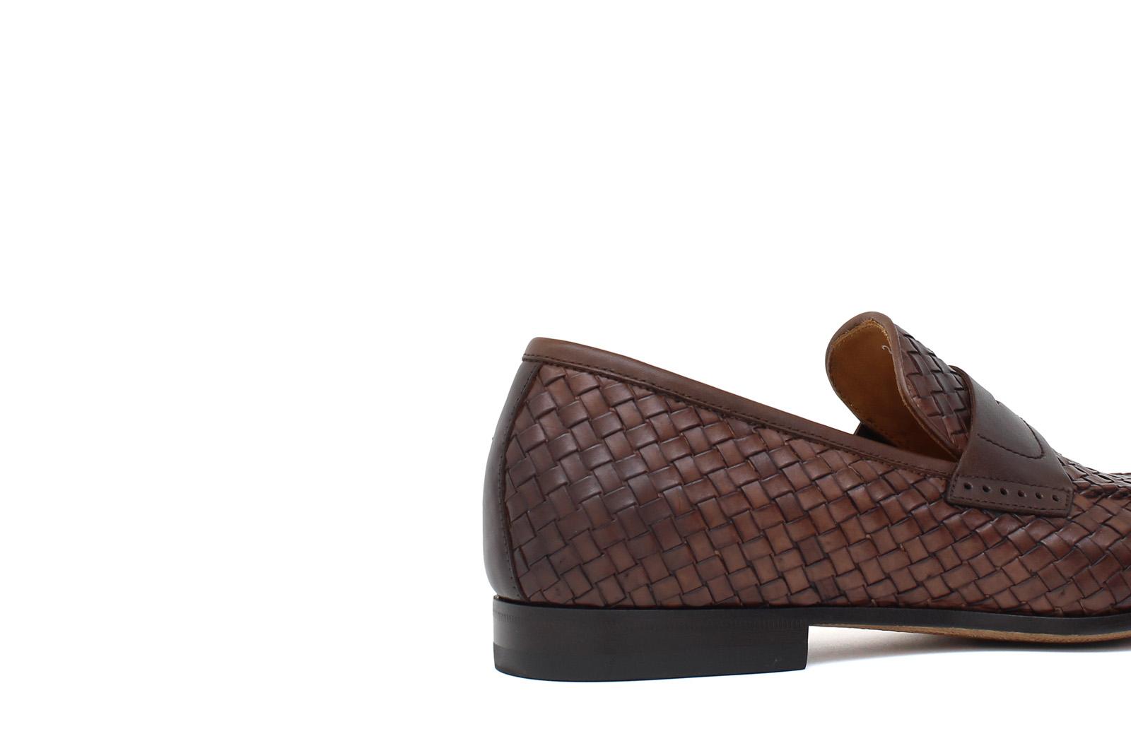 Mocassino in vitello intrecciato marrone sfumato, lavorazione a sacchetto e fondo in cuoio con antiscivolo 263VCCAS 1024 ROSSI 