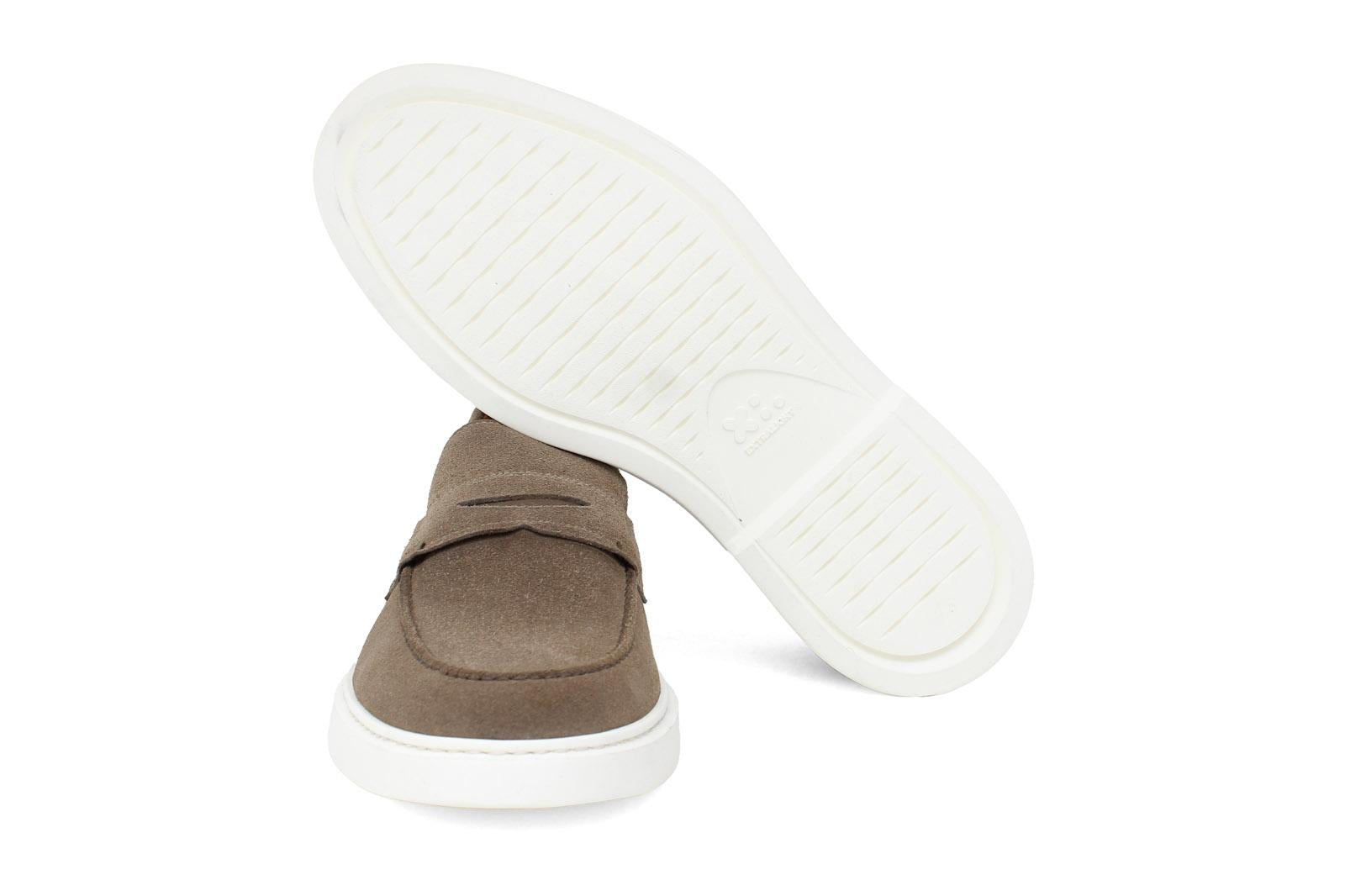 Mocassino in camoscio colore sabbia con fondo in gomma leggera<BR/> 1470FCOC 293 ROSSI 