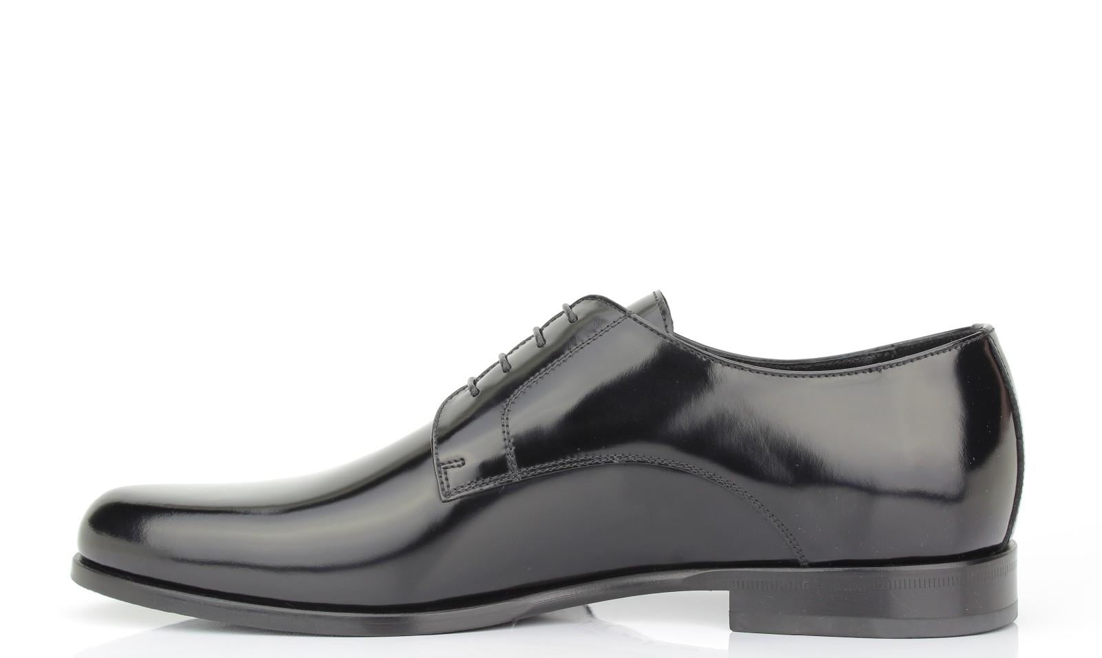 Derby in vitello spazzolato nero con fondo in cuoio 4717TINER 91  UN ROSSI 