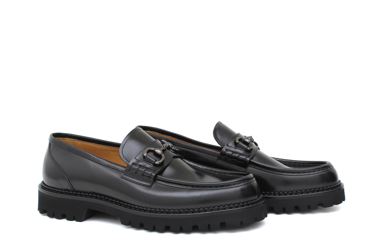 Mocassino College bordato in vitello spazzolato nero e fondo in gomma leggera 403MCNE 280 ROSSI 