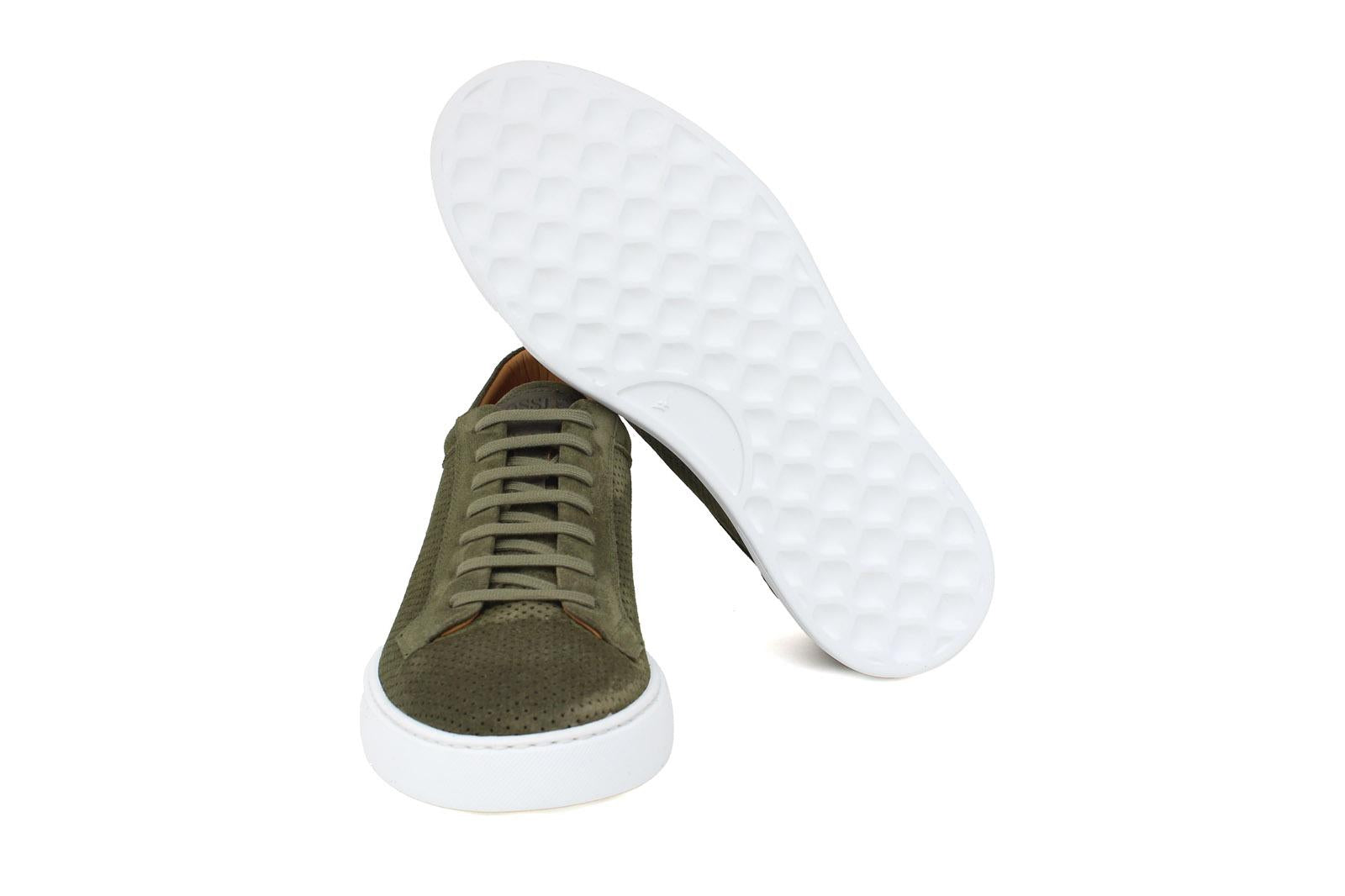 Sneaker in camoscio traforato color verde e fondo in gomma leggera 326FAVER 277  UN ROSSI 